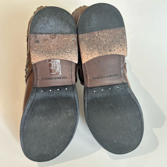 ❤️ 10 HTF Frye RARE Women’s Jenna Studded short moto boot Cognac BROWN leather - Picture 8 of 12